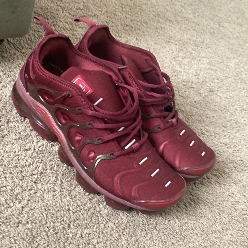 Nike Vapor Max Plus Maroon